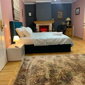 Belux Otel Tiran